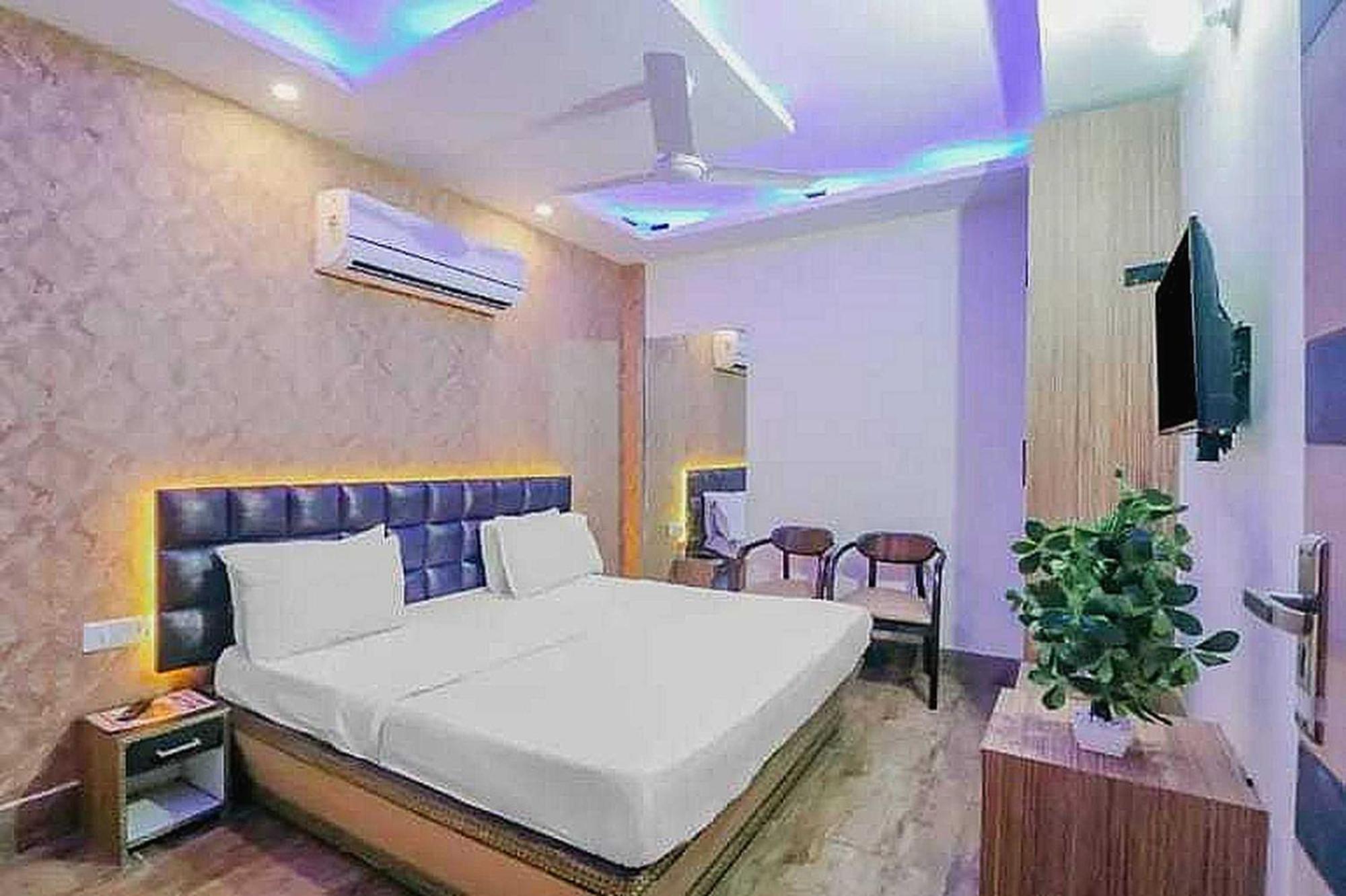 Super Hotel O Vivaan Residency Rohtak Экстерьер фото